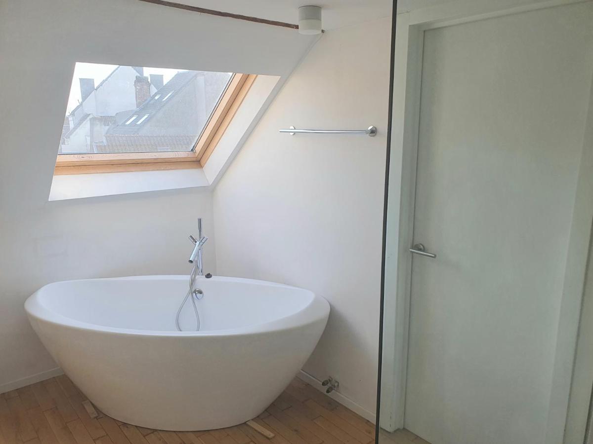 Spacious Loft In The Historical Centre Гент Экстерьер фото